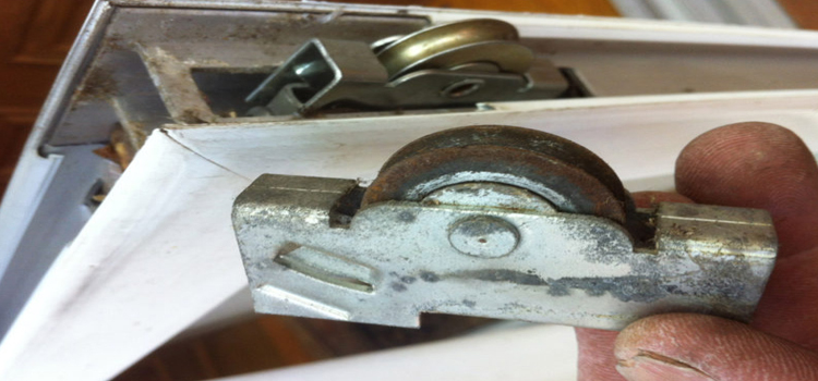 screen door roller repair in Martinez